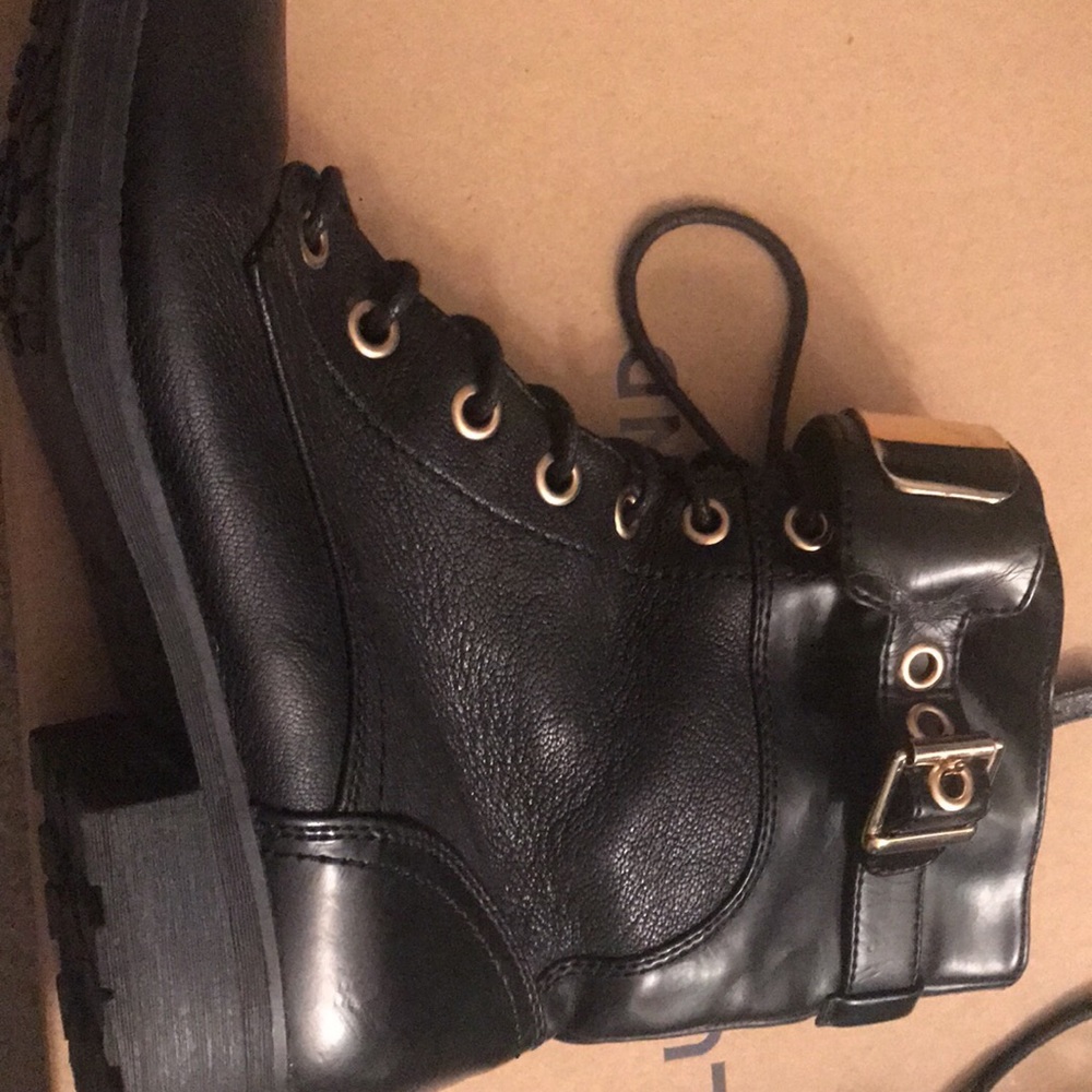 Guess boots size 10